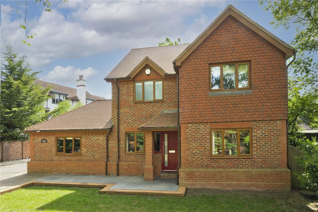 Property photo 1 of 7 External