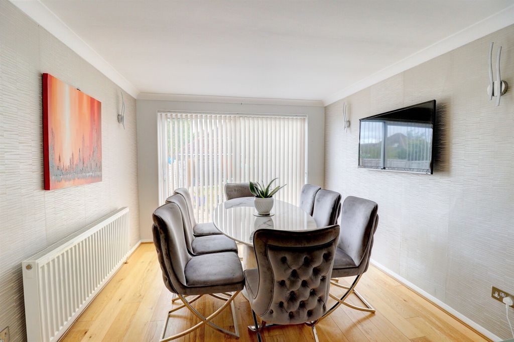 Property photo 3 of 20 Picture No. 04