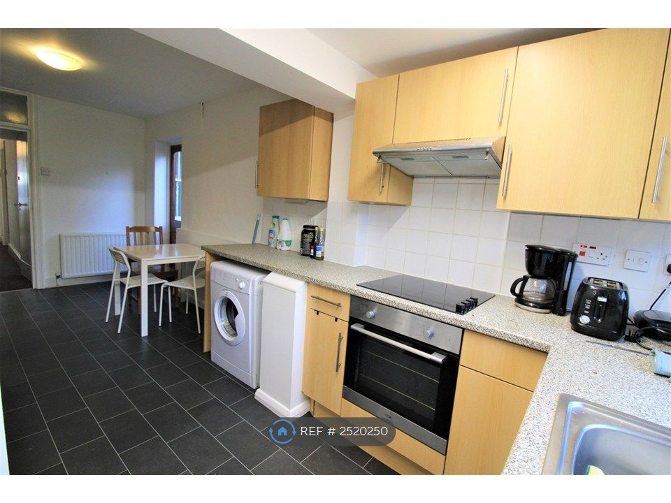 Property photo 3 of 24 Kitchen