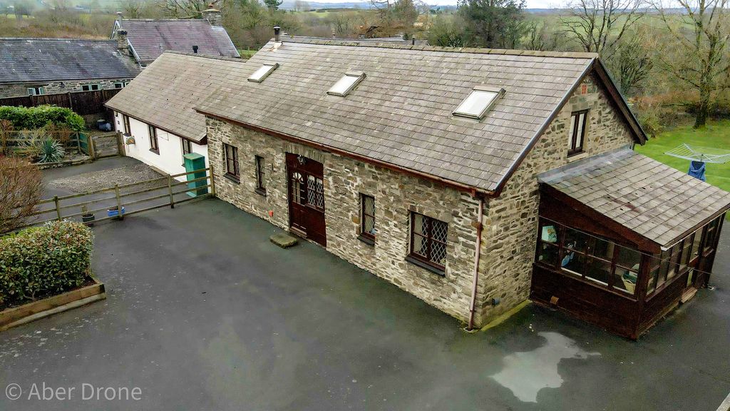 Property photo 2 of 61