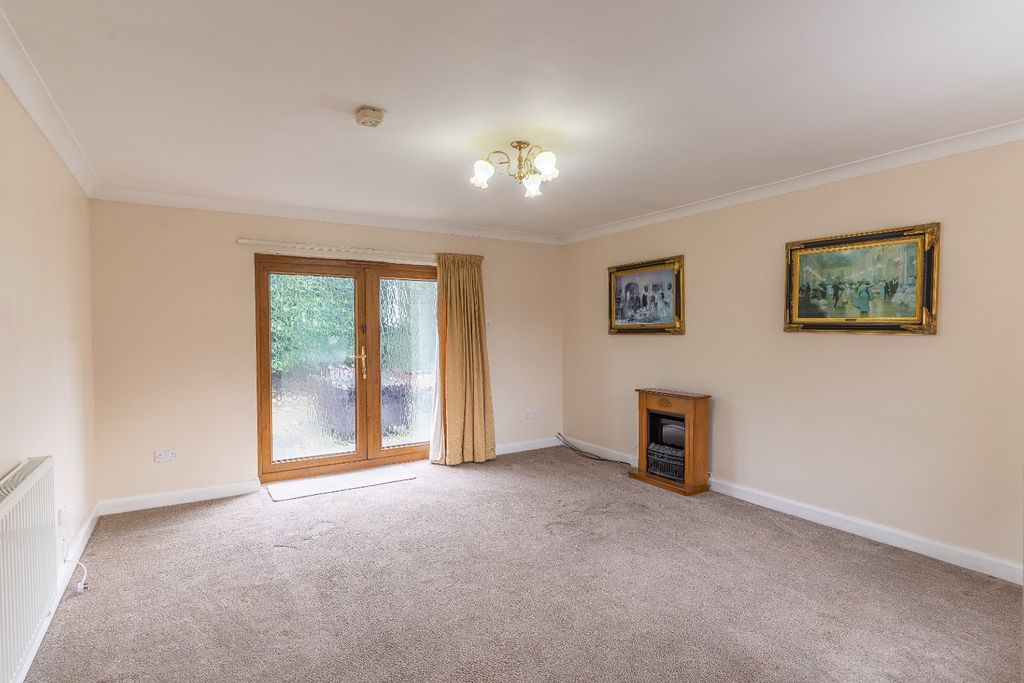 Property photo 3 of 13 5166644