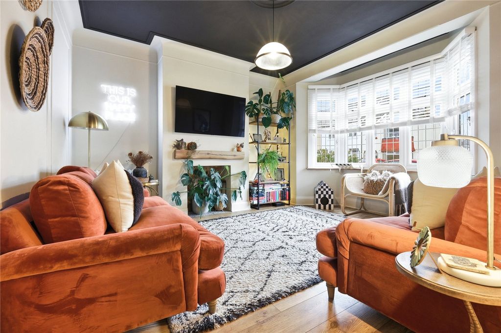 Property photo 2 of 18 Picture No. 32