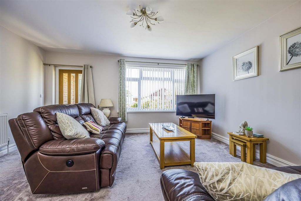 Property photo 2 of 24 24 Saltmarsh Lane, Hayling Island-Porticomarketing