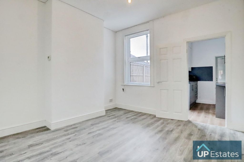 Property photo 3 of 11 Reception Room