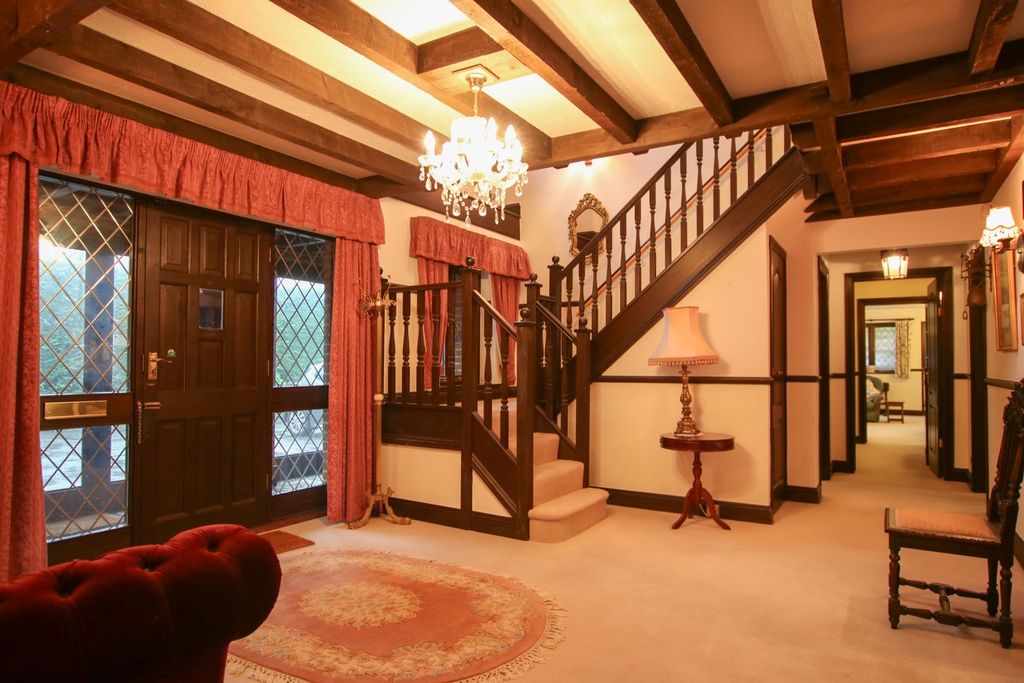 Property photo 3 of 34