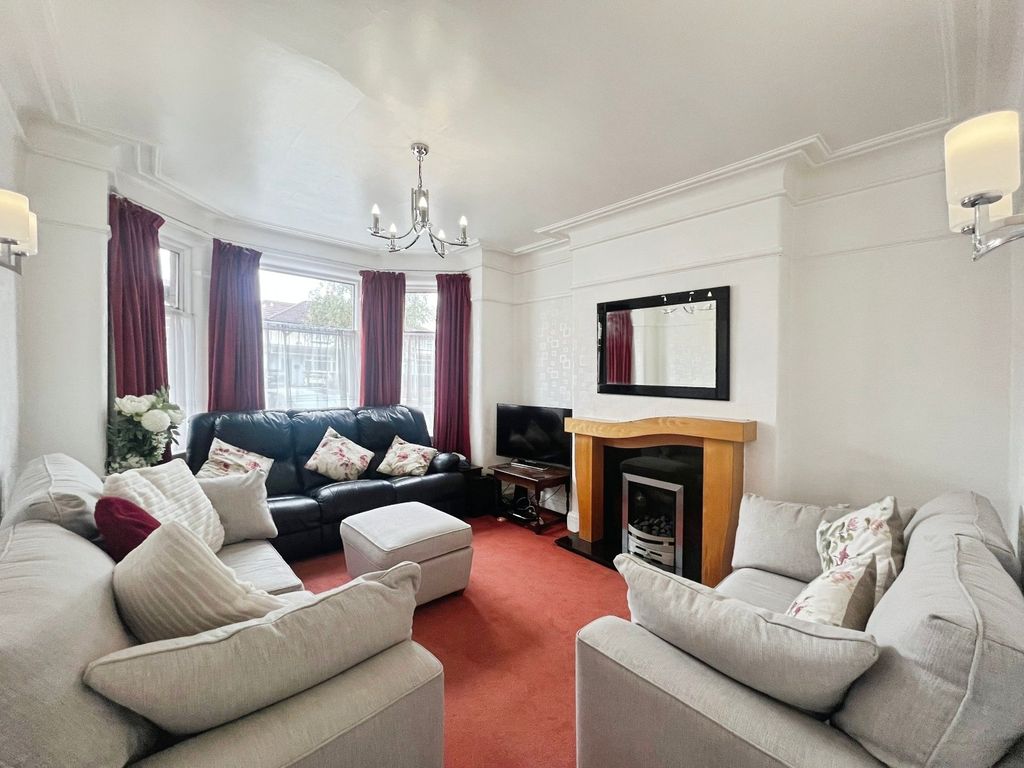 Property photo 3 of 17 Picture 3