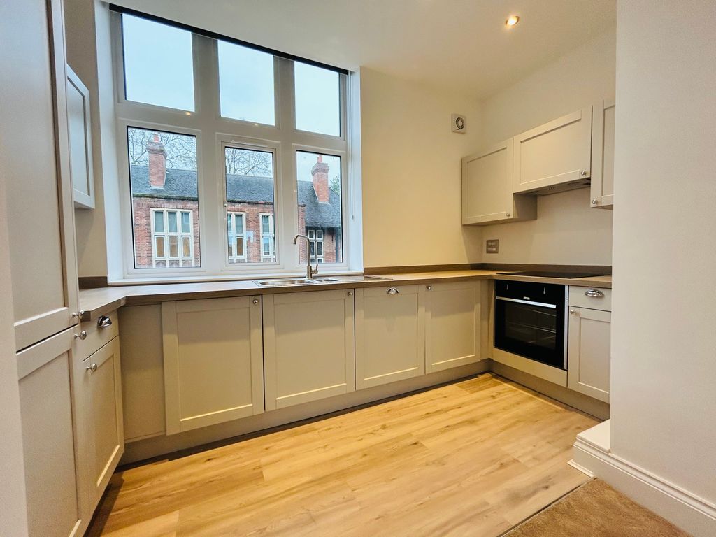 Property photo 3 of 9 Kitchen