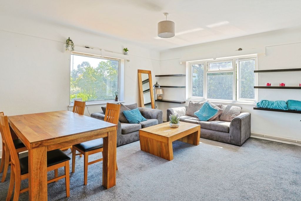 Property photo 2 of 18 Pbox-Img.Jpg