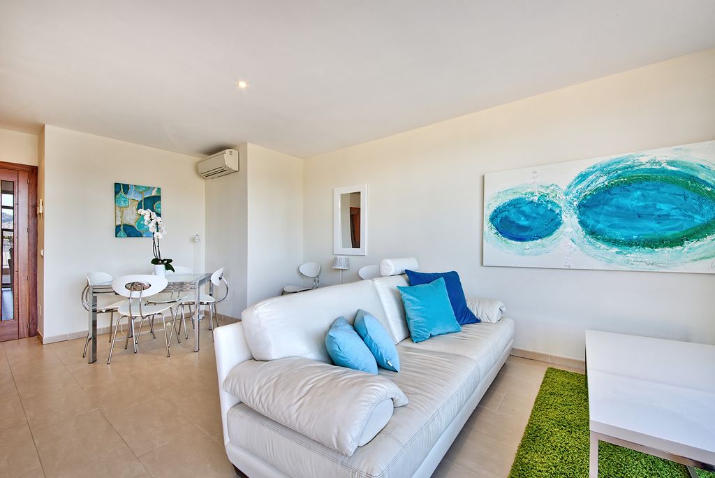 Property photo 2 of 10 Apartamento 1 La Mola Salon 1.Jpg