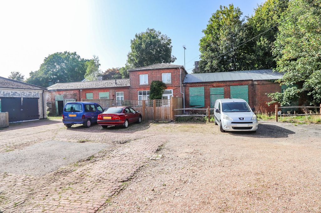 Property photo 2 of 14