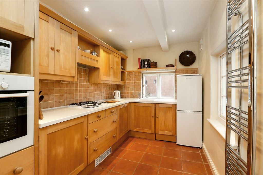Property photo 3 of 17 Kitchen
