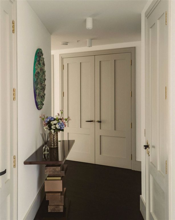 Property photo 3 of 13 Hallway