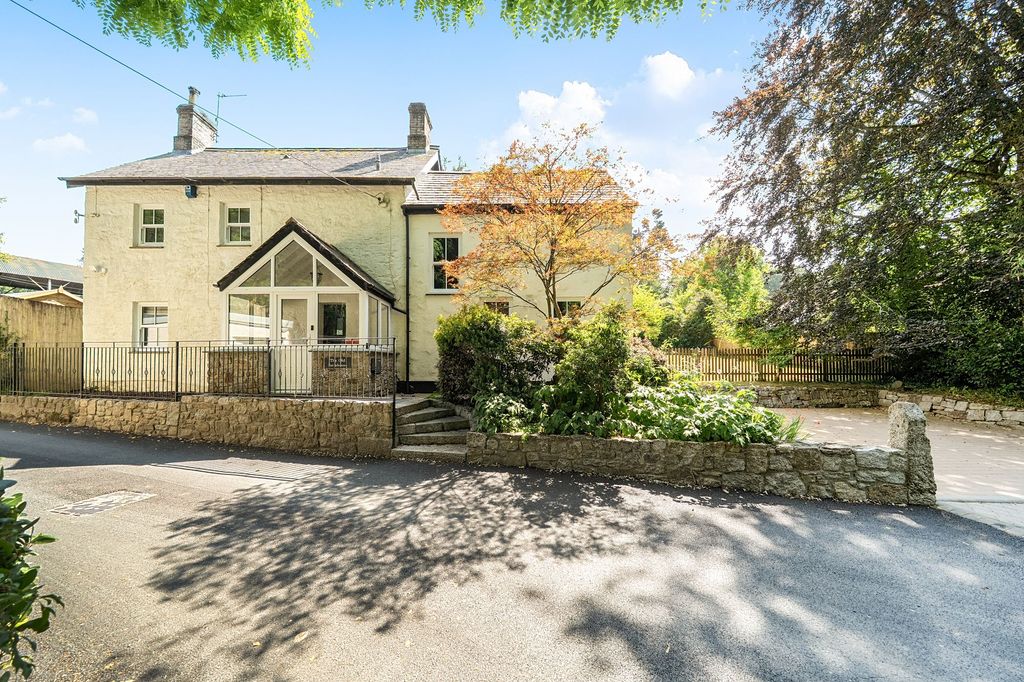 Property photo 2 of 30