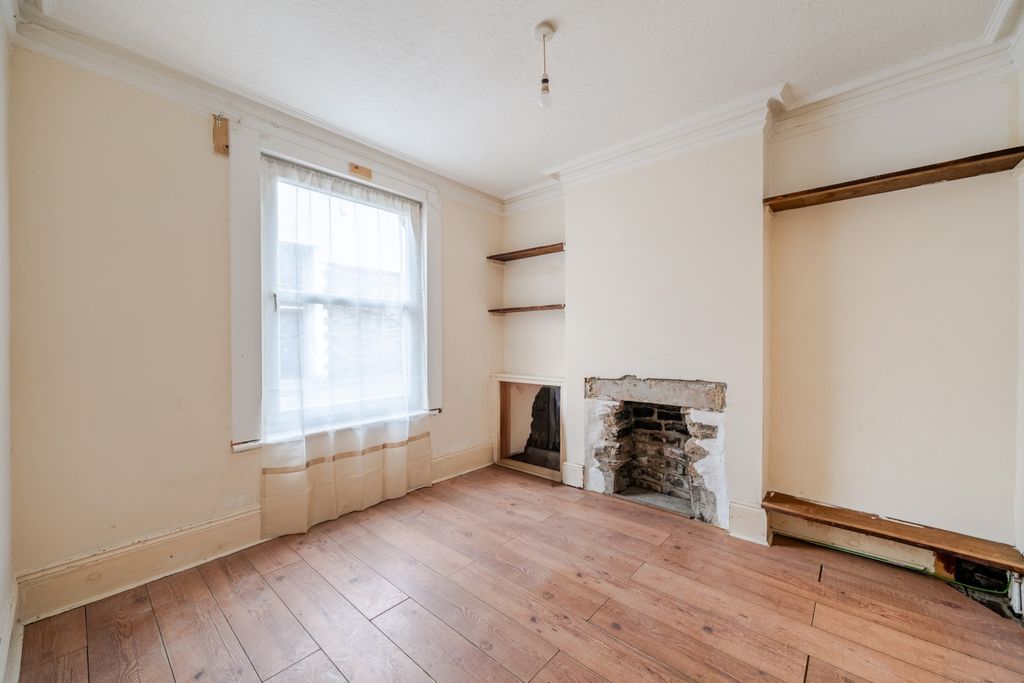 Property photo 3 of 21 1521114-21-1A090d26A6F21