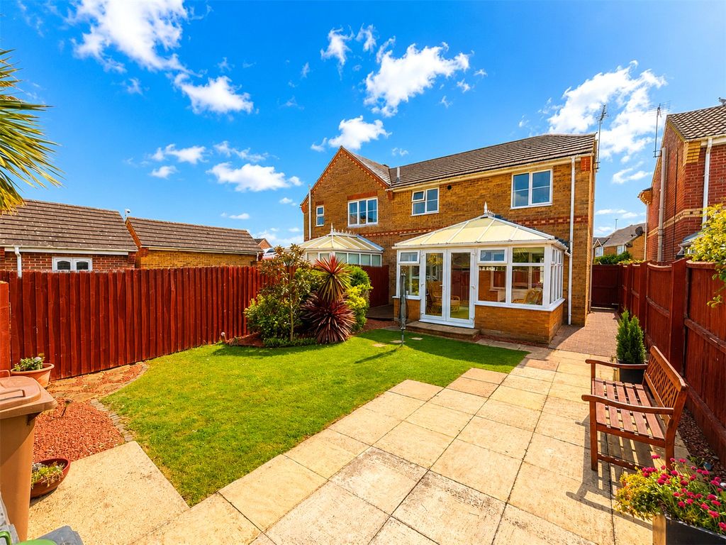 Property photo 2 of 17 Picture No. 12