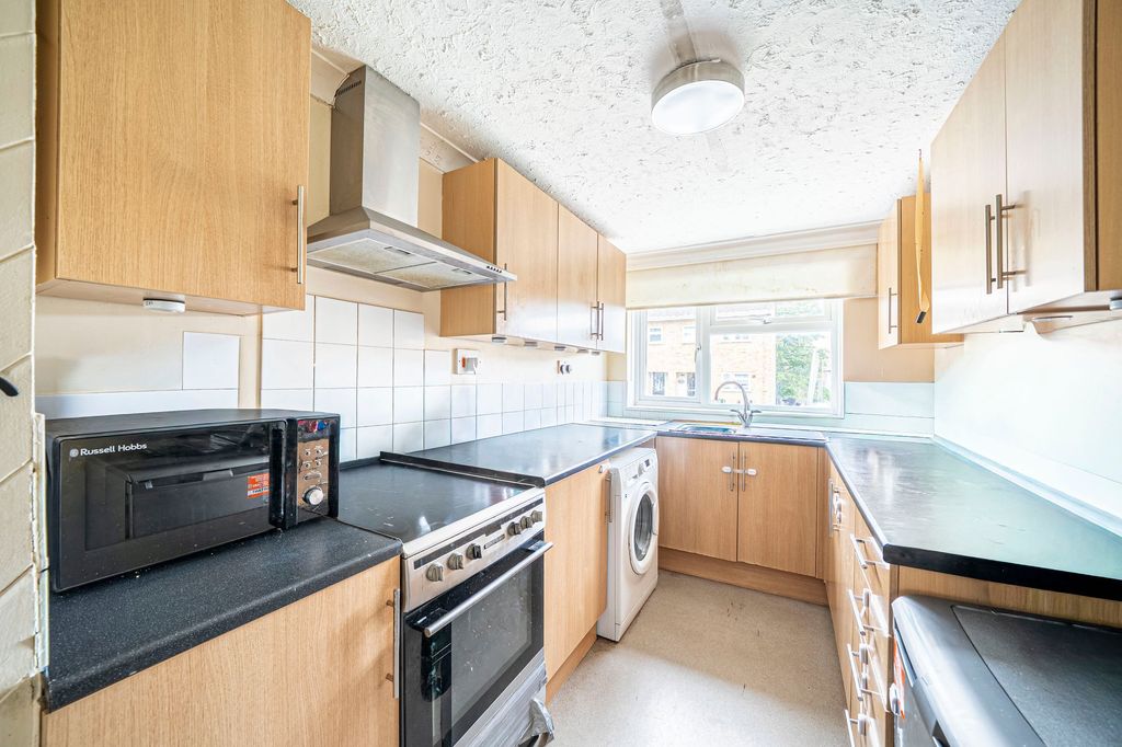 Property photo 2 of 18 Kitchen