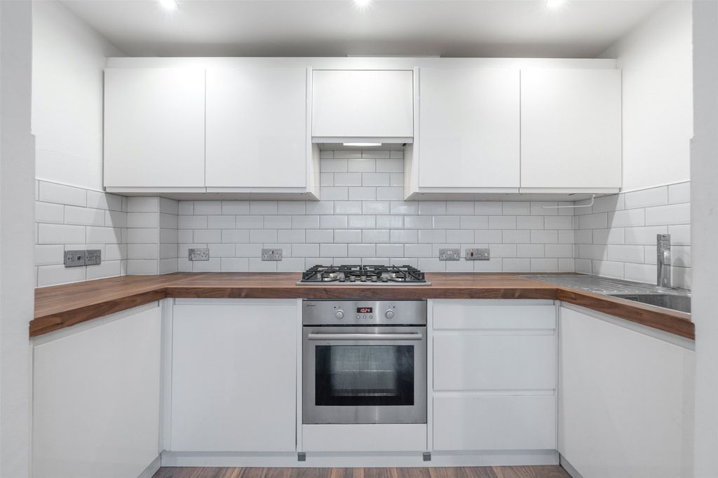 Property photo 2 of 15 Picture No. 05