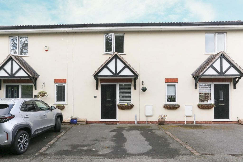 Property photo 1 of 14 Approach