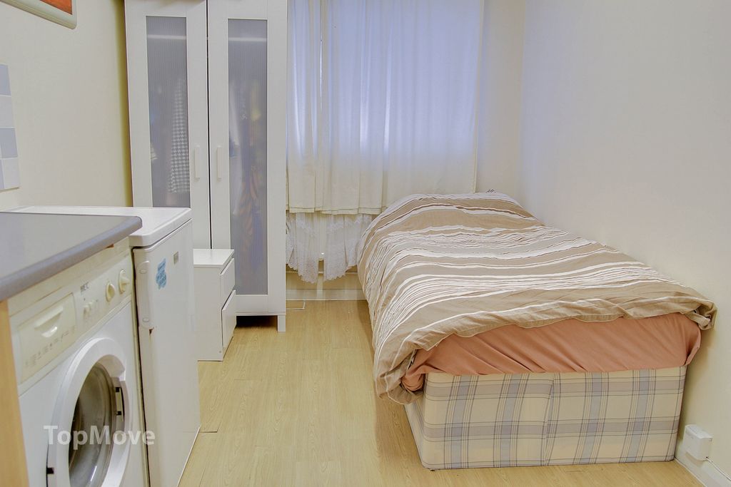 Property photo 2 of 4 Photo 4