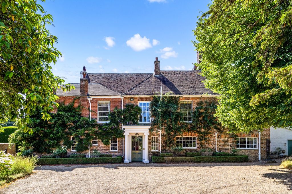 Property photo 2 of 35 The Beeches