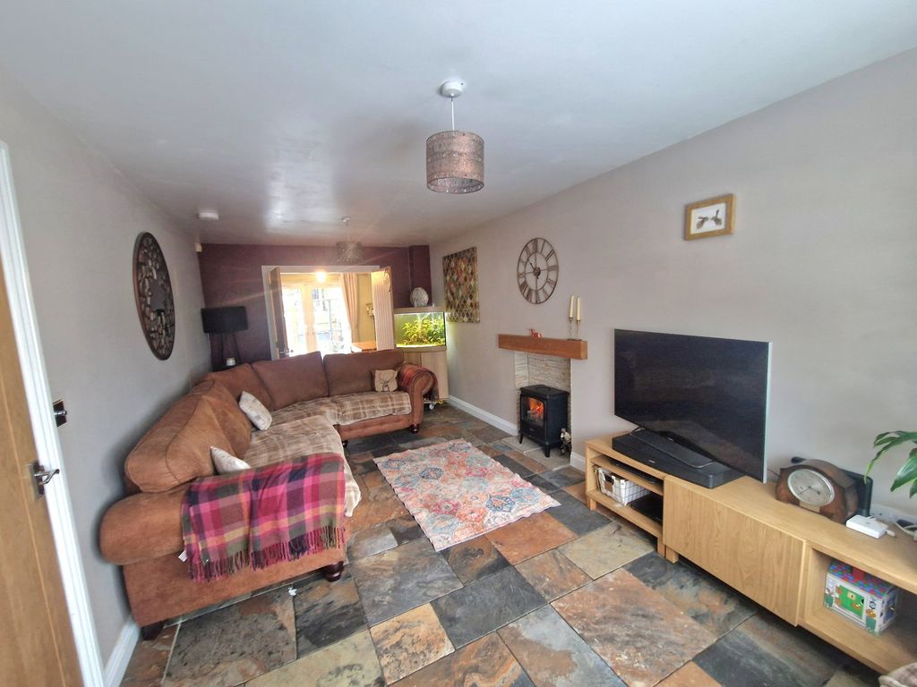 Property photo 3 of 22