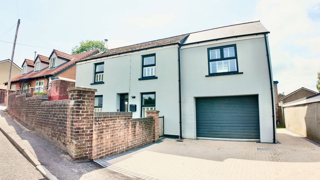 Property photo 1 of 35