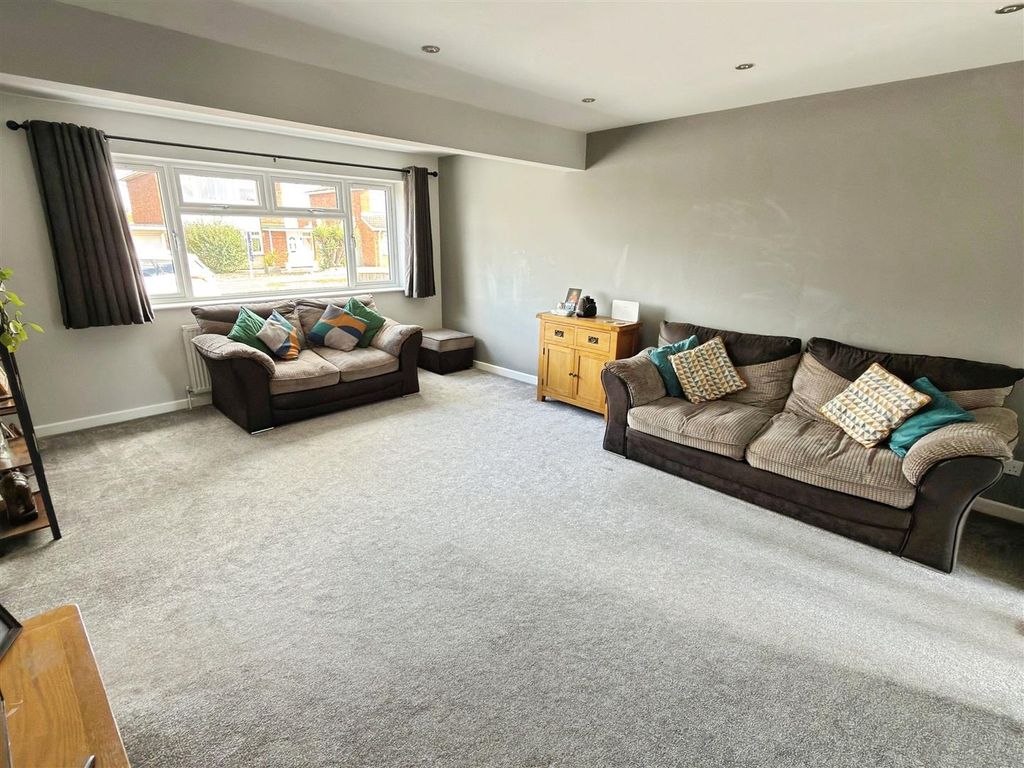Property photo 3 of 20 Westland Road (18).Jpg
