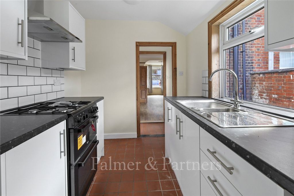 Property photo 2 of 15 Picture No. 06