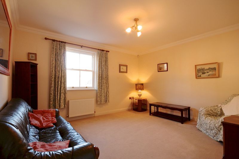 Property photo 3 of 7 Photo 7