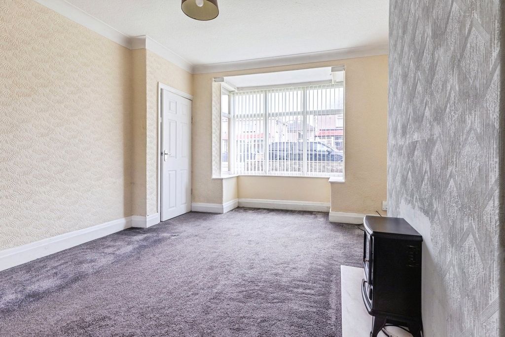 Property photo 2 of 17 Photo