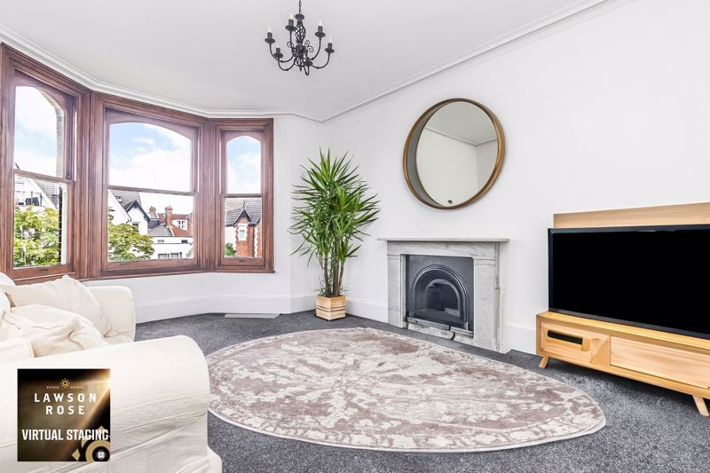 Property photo 2 of 11 .