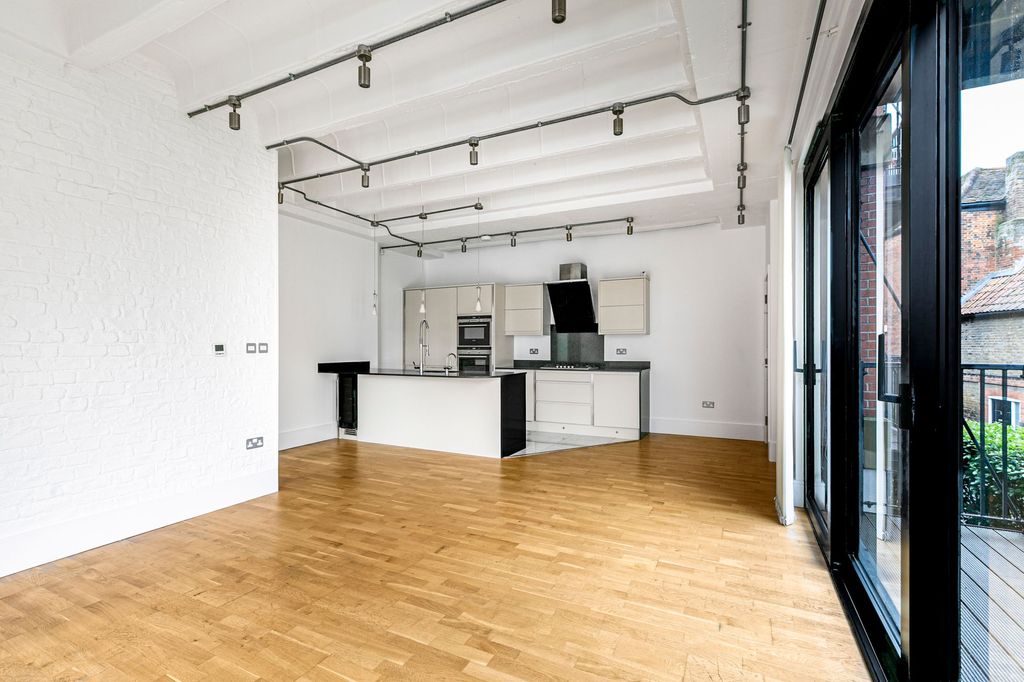 Property photo 3 of 22