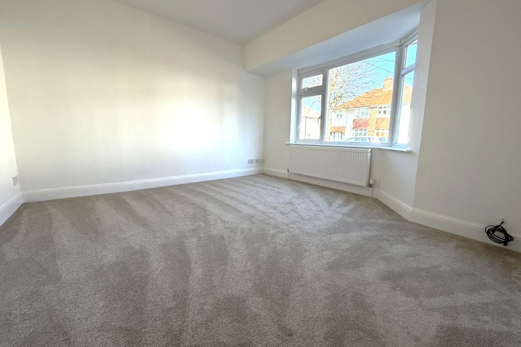 Property photo 3 of 14 Gallery