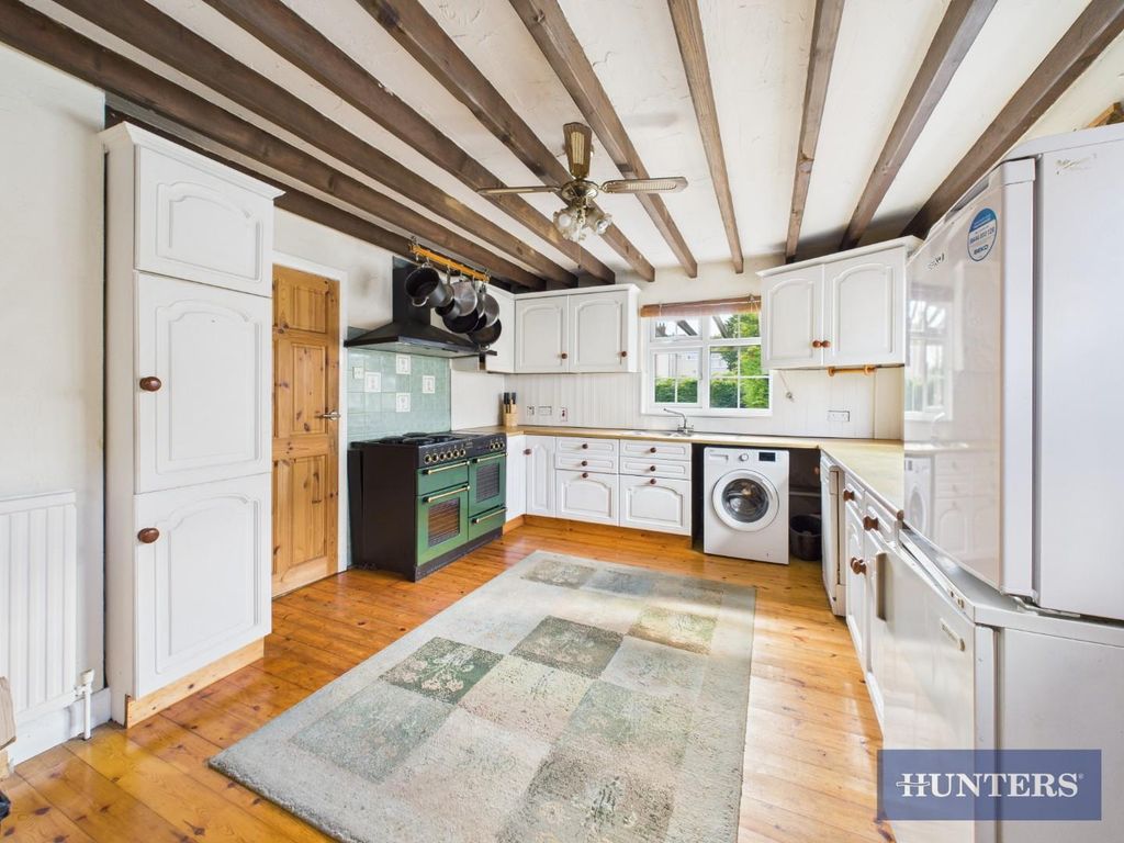 Property photo 2 of 20 Kitchen