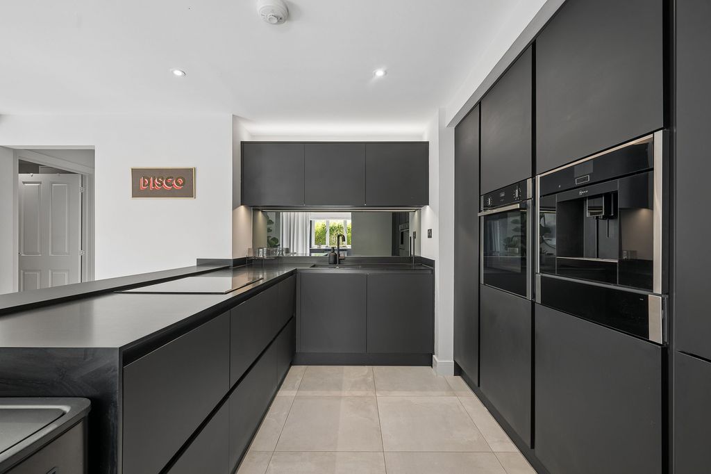 Property photo 3 of 40 Kitchen/ Diner