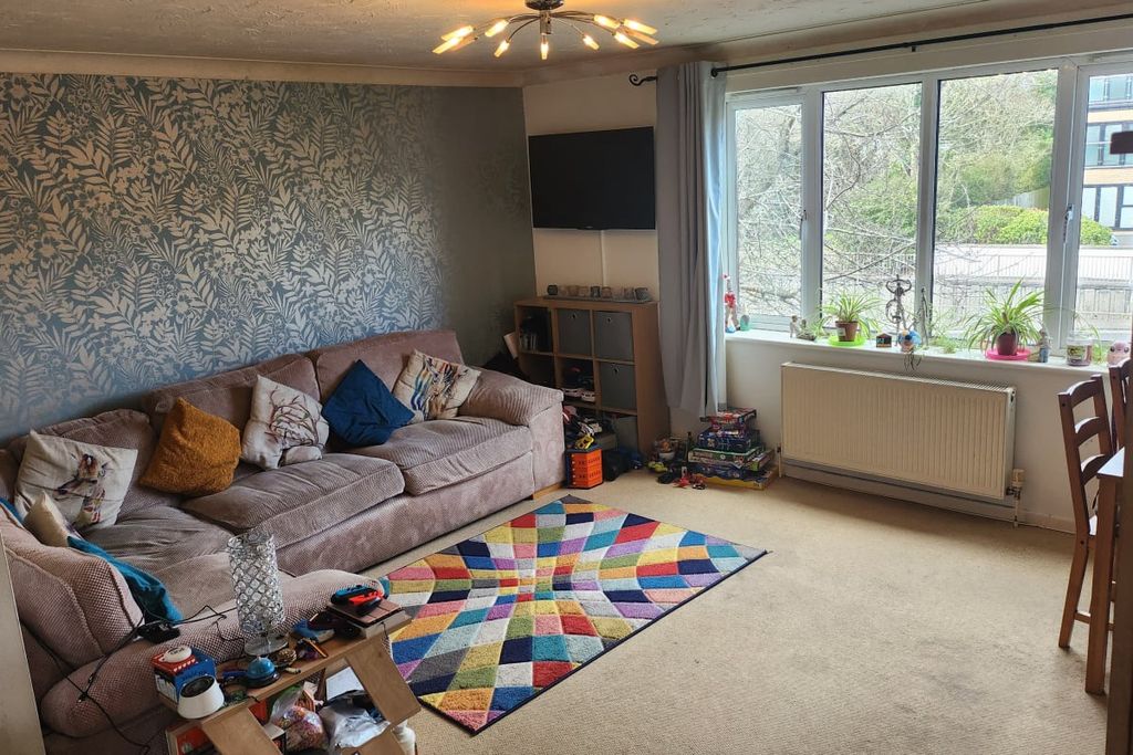 Property photo 2 of 8