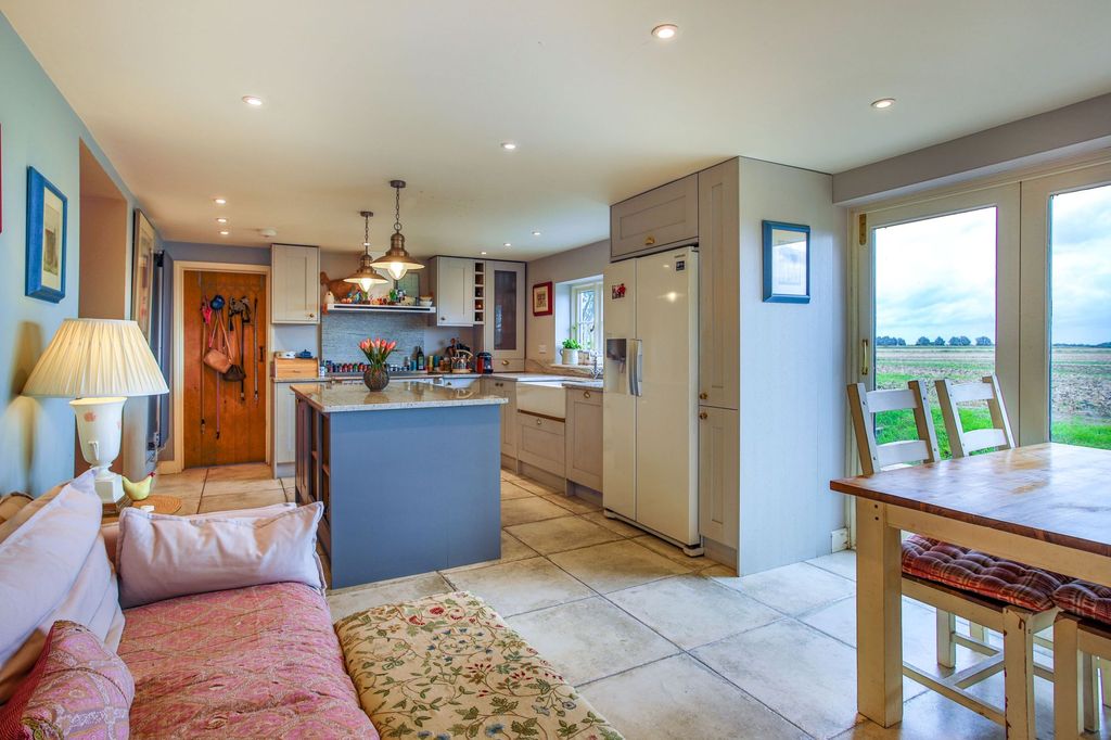 Property photo 3 of 19