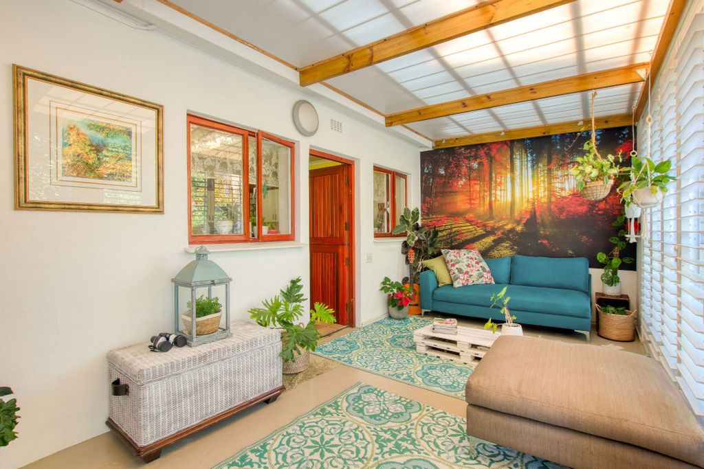 Property photo 2 of 37 Sw1704041