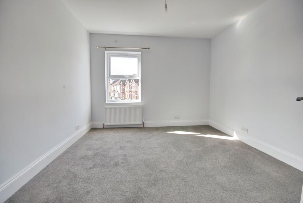 Property photo 1 of 8 Pbox-Img.Jpg