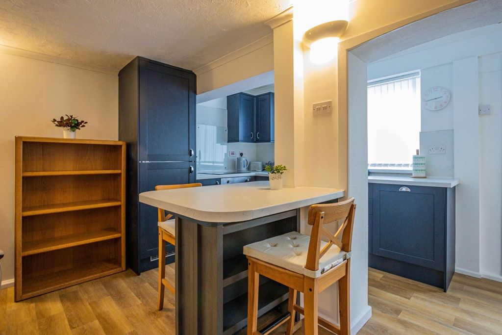 Property photo 2 of 12 Img-9.Jpg