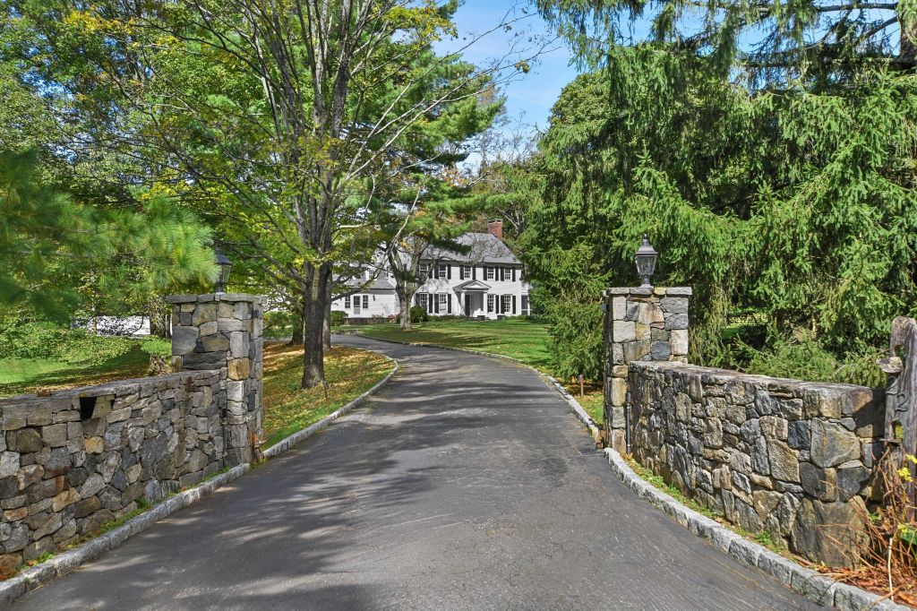 Property photo 1 of 22