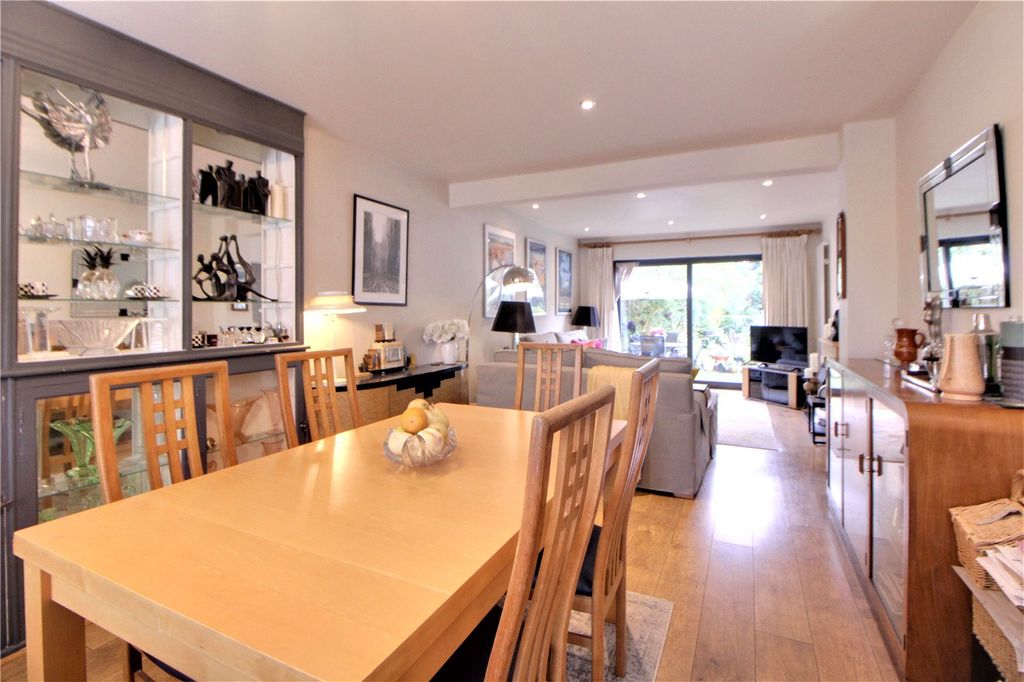 Property photo 3 of 18 Picture No. 05