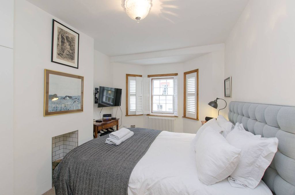 Property photo 3 of 6
