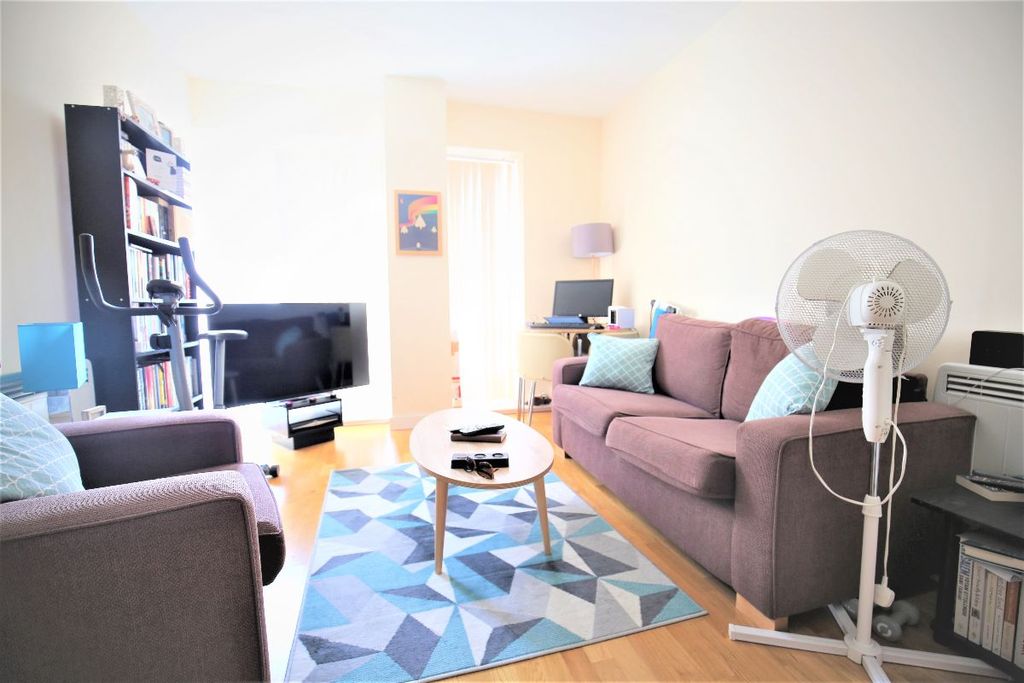 Property photo 3 of 11