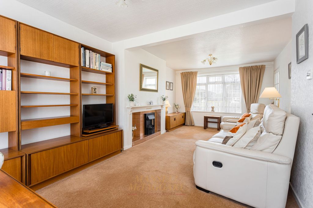 Property photo 3 of 21