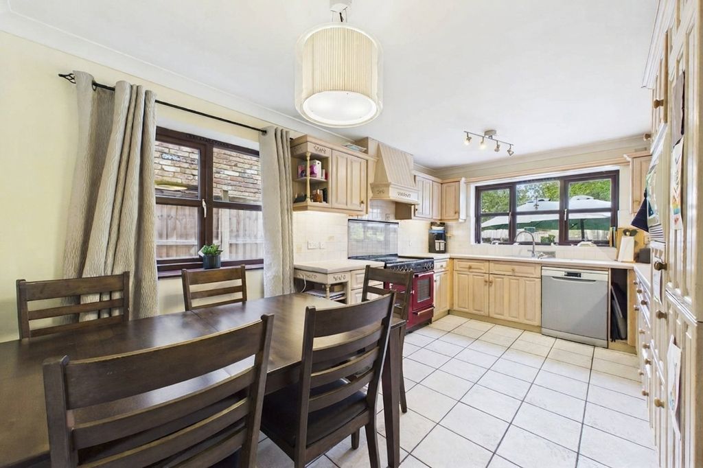 Property photo 3 of 15 Picture No. 02