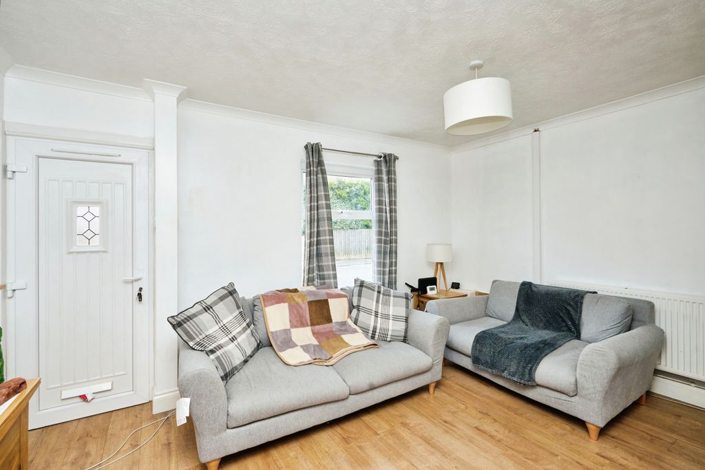 Property photo 3 of 17 Living Room