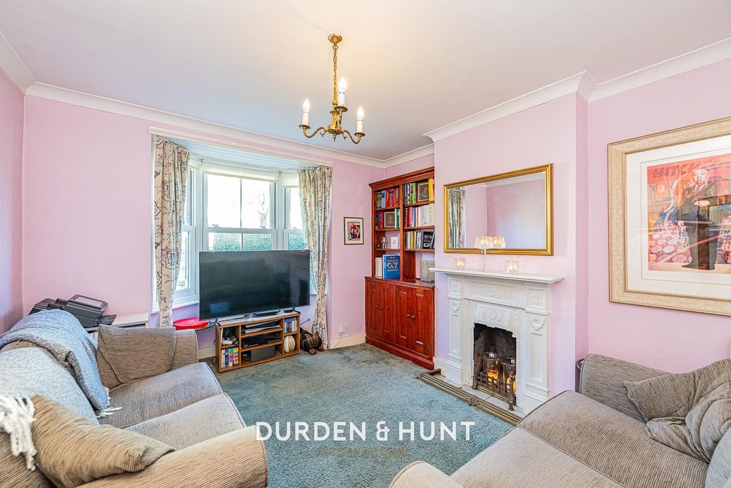 Property photo 3 of 21 Halstead-20.Jpg