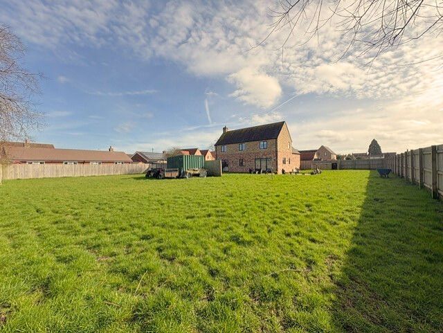 Property photo 2 of 20