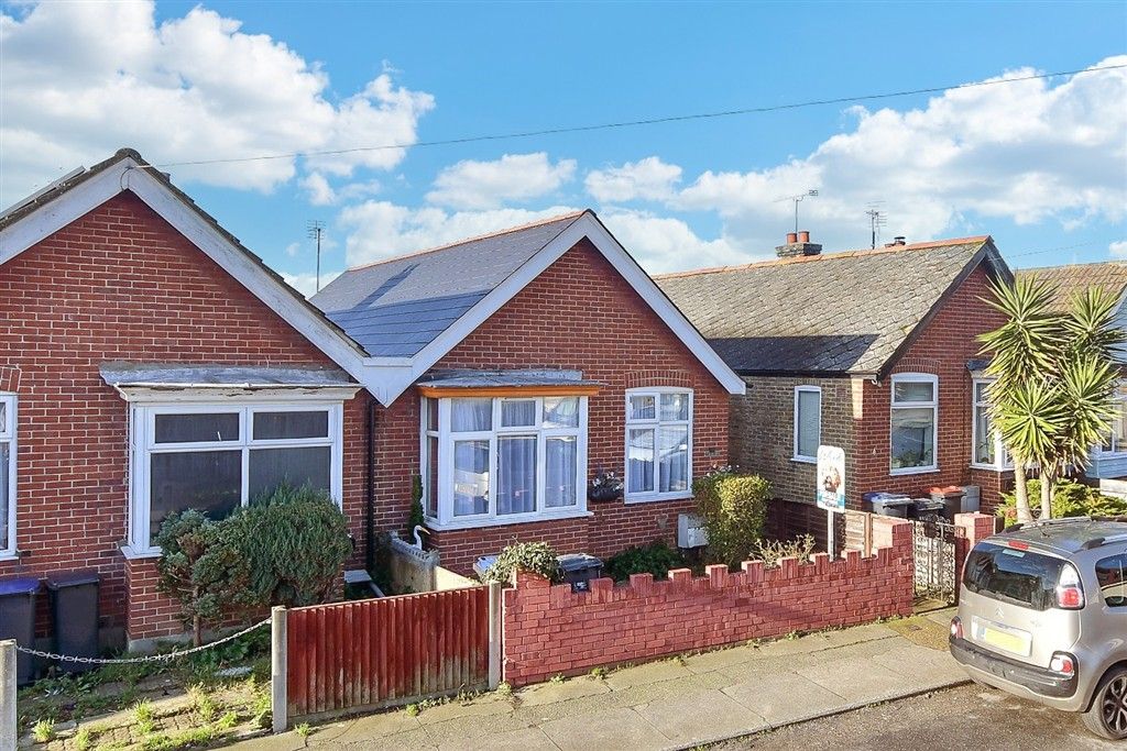 Property photo 2 of 11 External (Brochure)